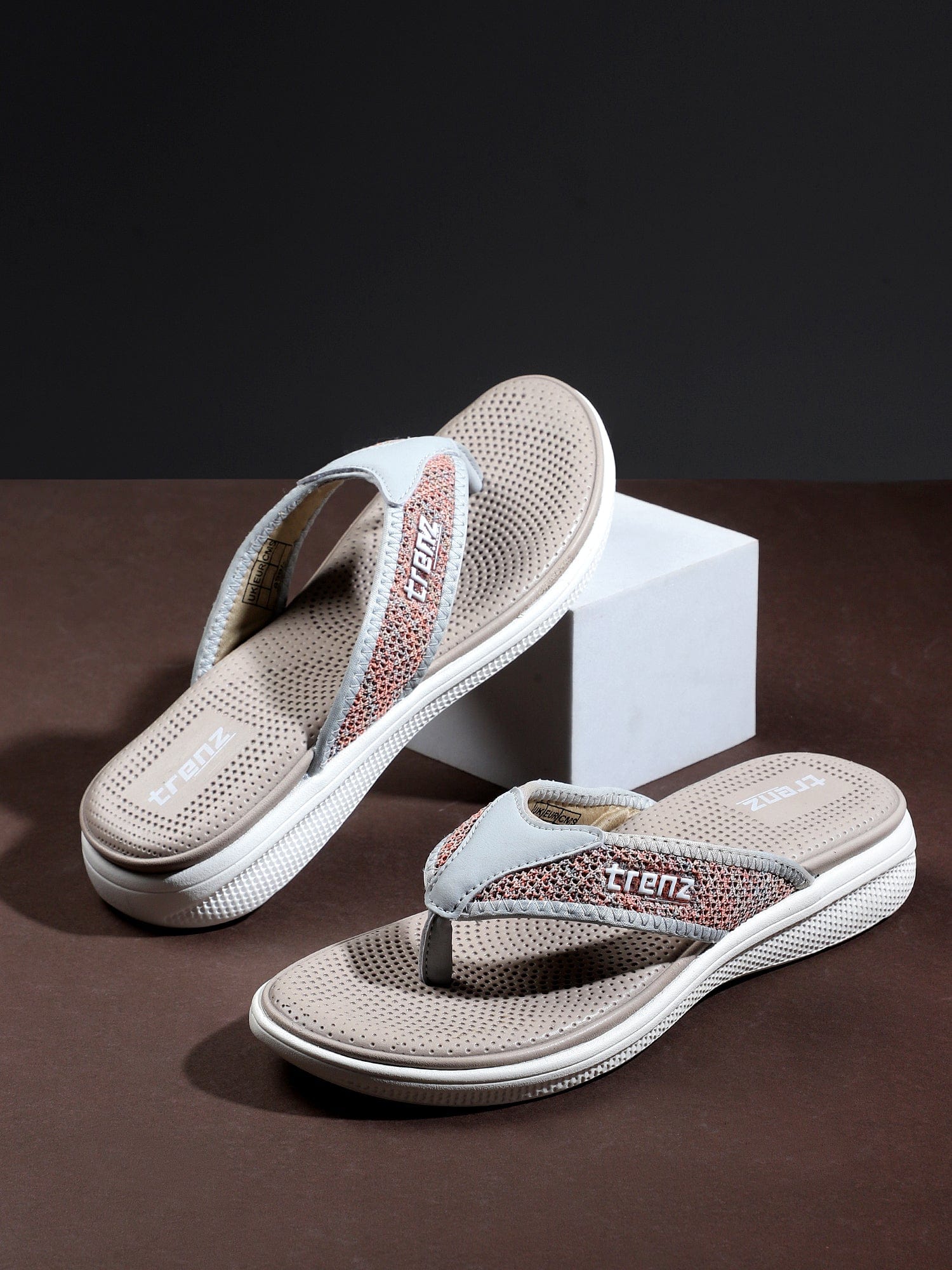 SLEEK Women - trenz SLEEK Women - trenz